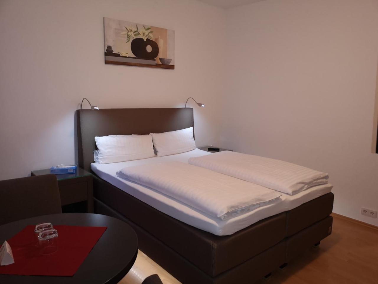Tuniberg Restaurant Hotel Friburgo de Brisgovia Habitación foto
